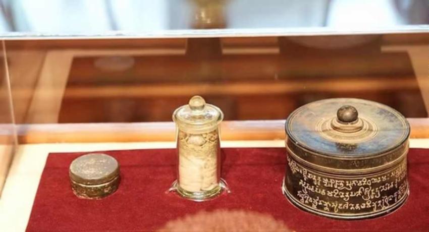 සර්වඥ ධාතූන් වහන්සේ ප්‍රදර්ශනය අදත් ගංගාරාමයේදී